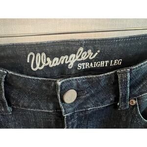 Wrangler straight-leg women’s blue jeans size 5 / 30